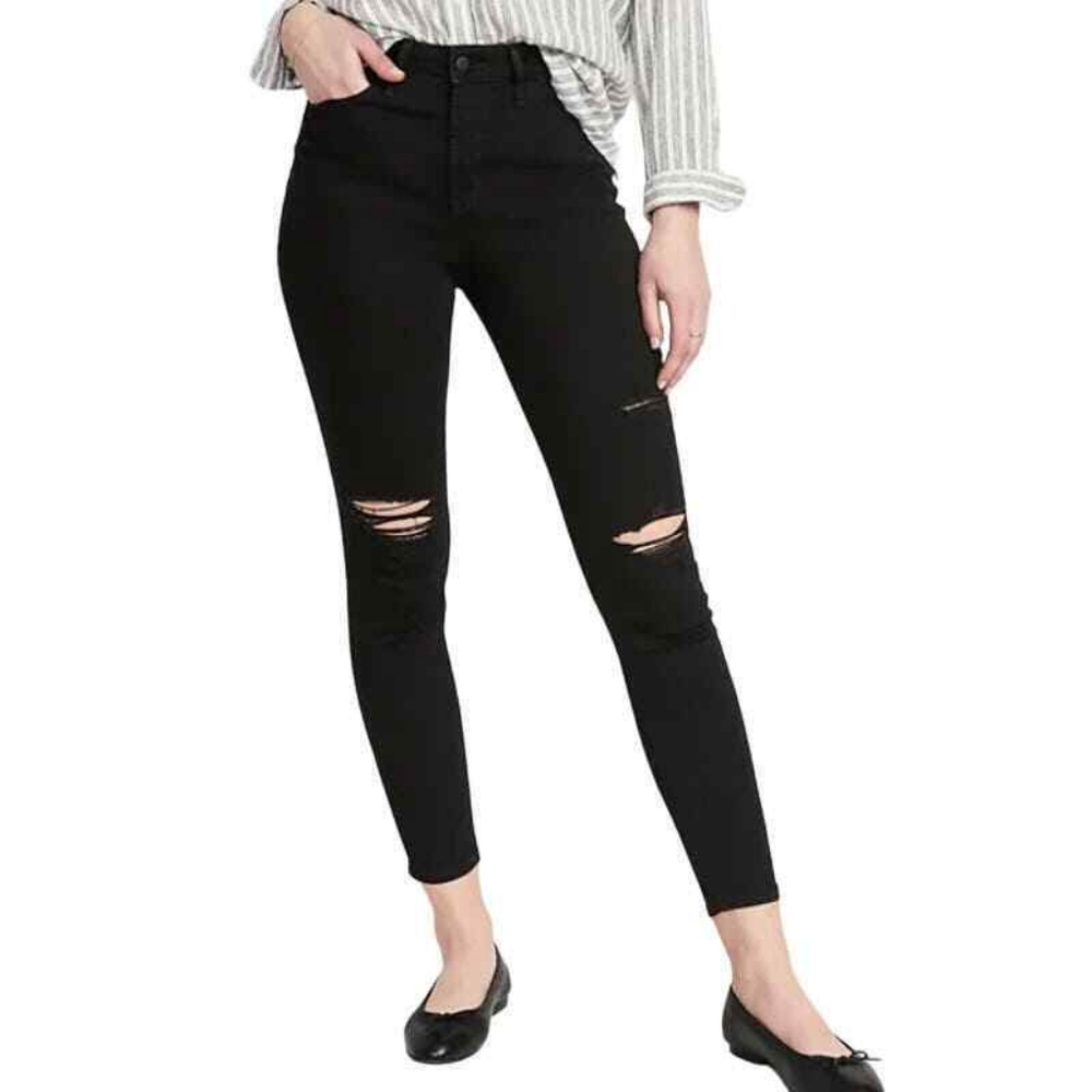 NWOT Distresed Black Skinny Jeans - 10